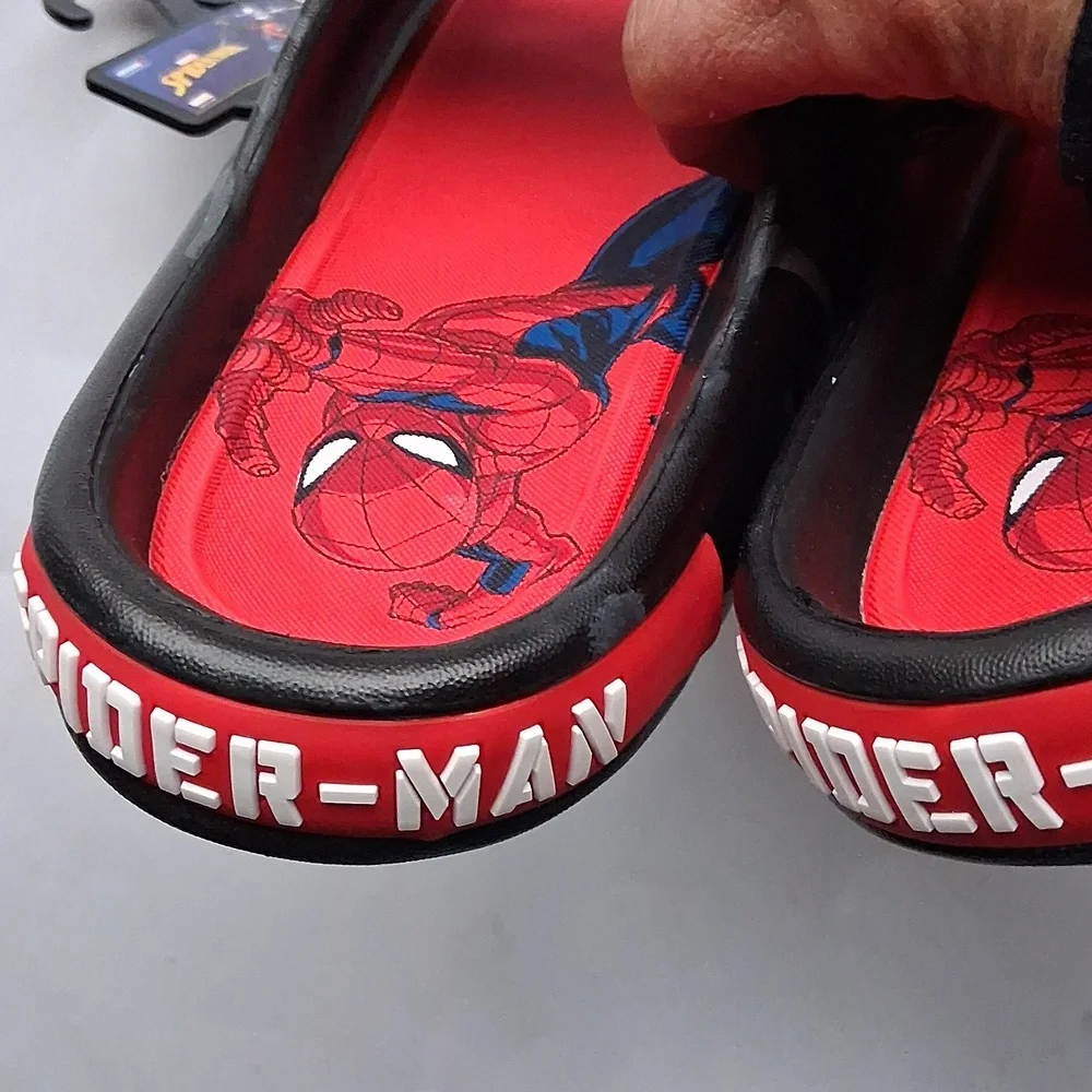 NWT Kids Spiderman Marvel slides. Size 3